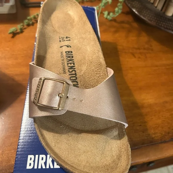 NIB Birkenstock Madrid Sandal – Copper/Rose Gold with Rose Gold buckle – Size 41 - Picture 1 of 4